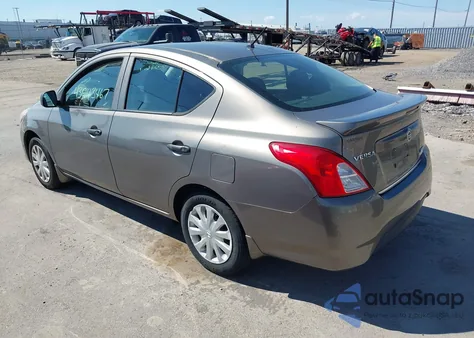 2015 Nissan Versa 1.6 S+ z USA, uszkodzony, nr VIN 3N1CN7AP8FL807285